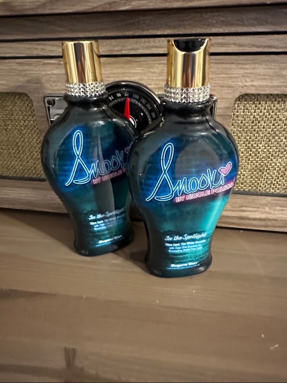 Snooki 'In the Spotlight' Ultra Dark 70x White Bronzer - Teal
